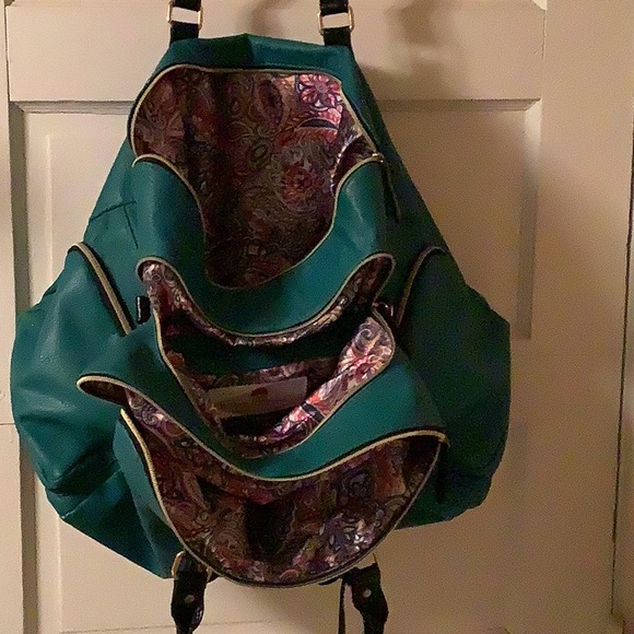 Big Buddha large teal duffle, weekender bag. Excellent condition. Vegan leather. - Picture 8 of 9